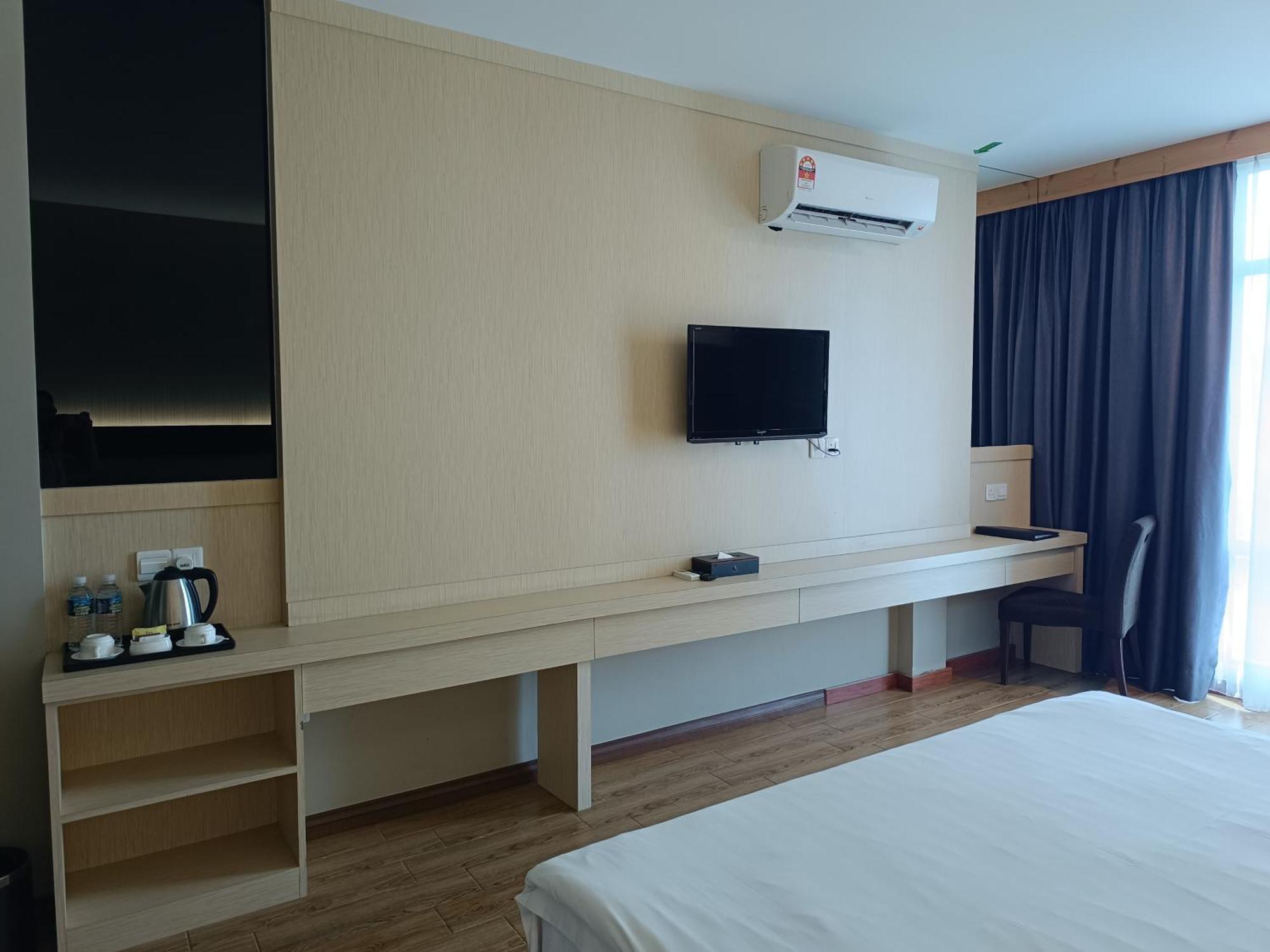 Lintas Platinum Hotel Kota Kinabalu Exterior foto
