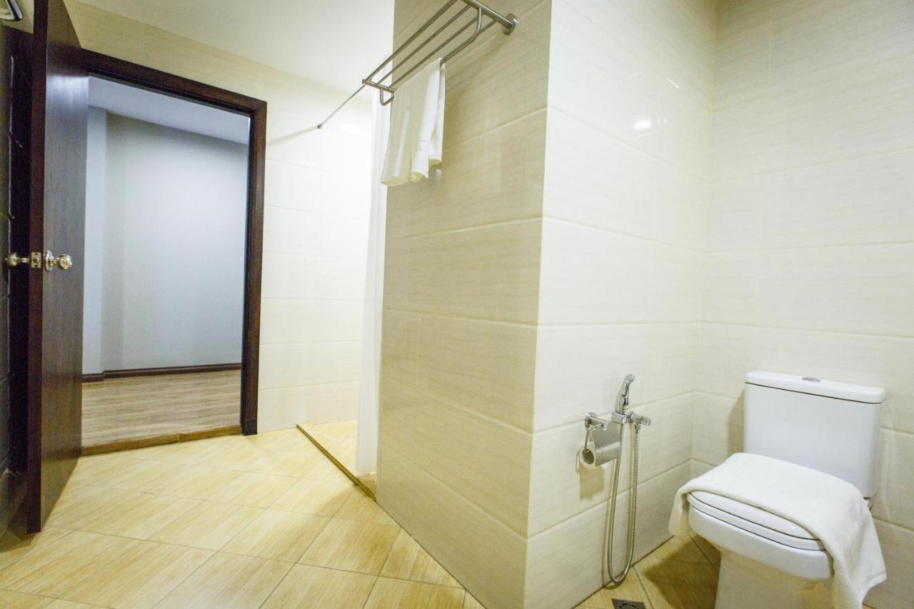 Lintas Platinum Hotel Kota Kinabalu Exterior foto